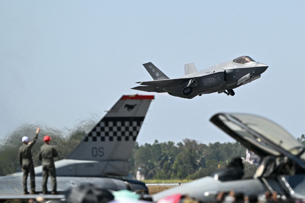 نخستین حضور جنگنده‌های F-35 آمریکا در مانورهای هوایی هند